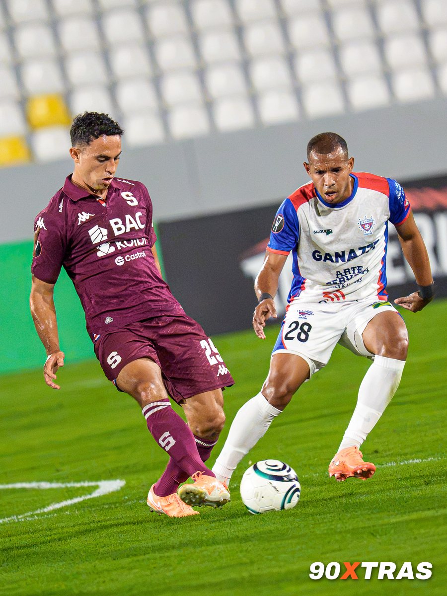 Firpo vs Saprissa, photo 18 of 44