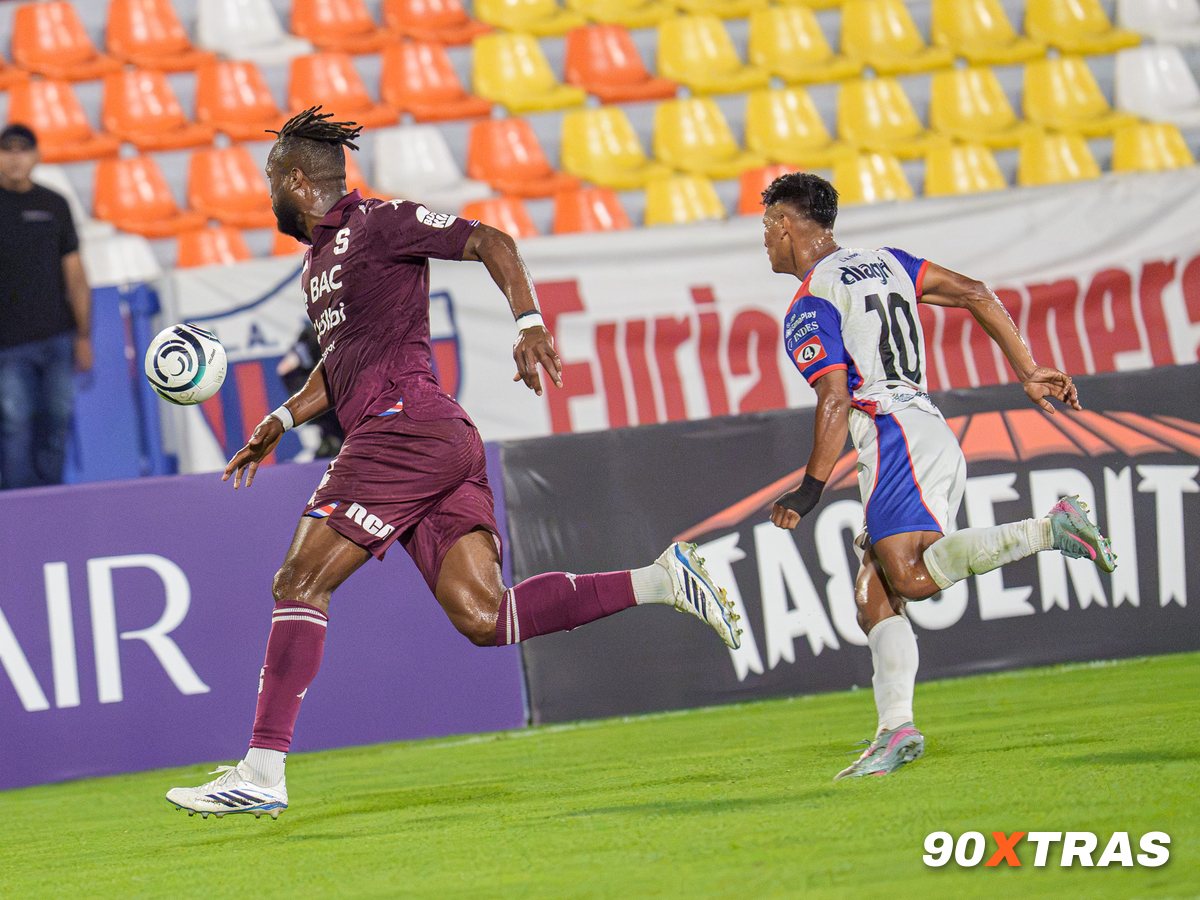 Firpo vs Saprissa, photo 21 of 44