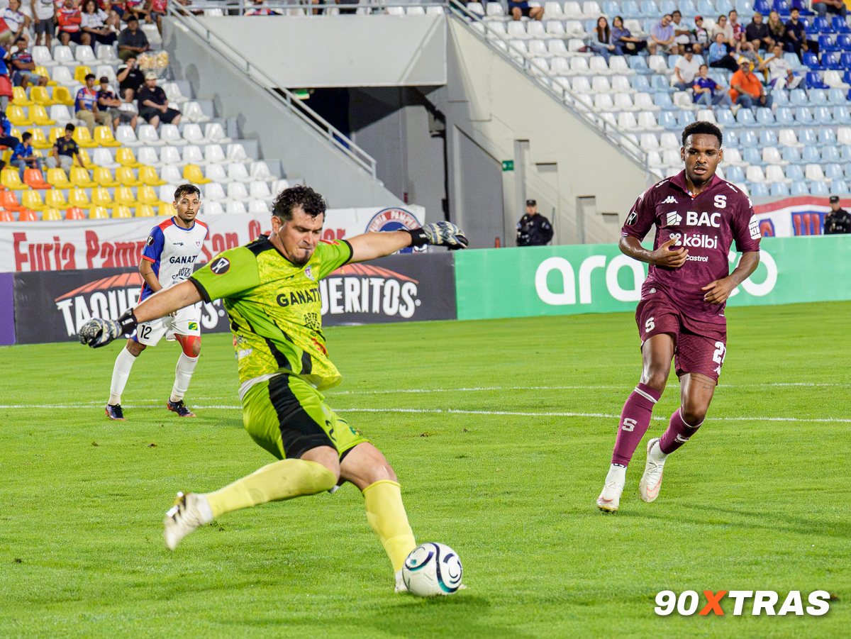 Firpo vs Saprissa, photo 35 of 44