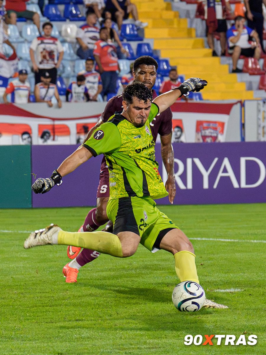 Firpo vs Saprissa, photo 37 of 44