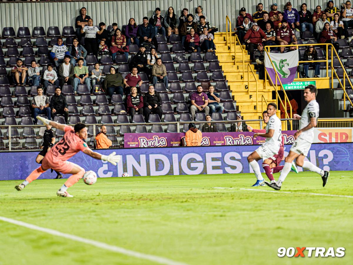 Saprissa vs Sporting FC, foto 23 de 46