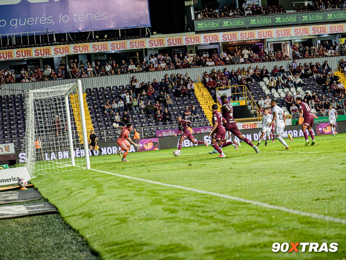Saprissa vs Sporting FC, foto 35 de 46